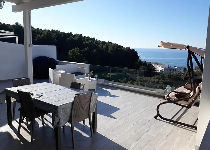 Accogliente Hotel a San Menaio con Vista Mozzafiato