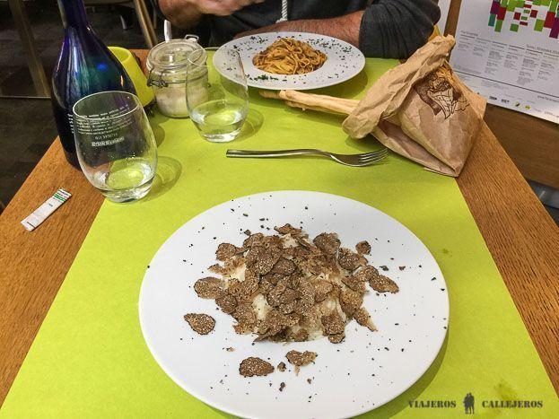 Comiendo en I Tartufi en Turín