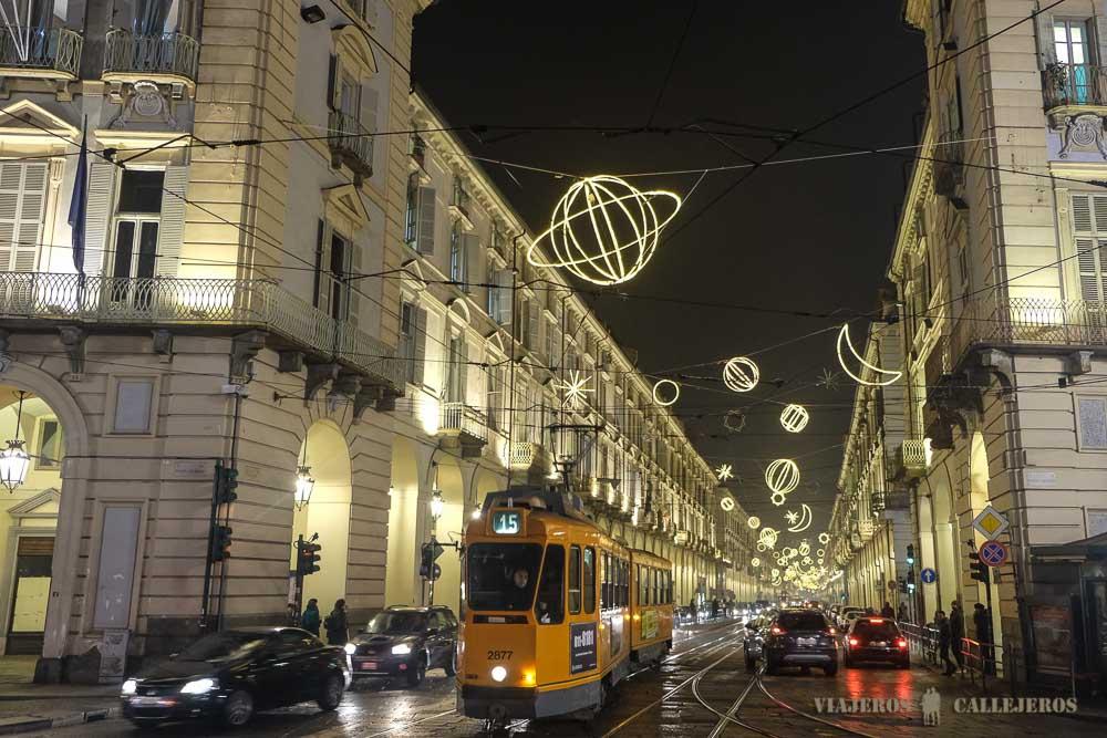 Cae la noche en Turín